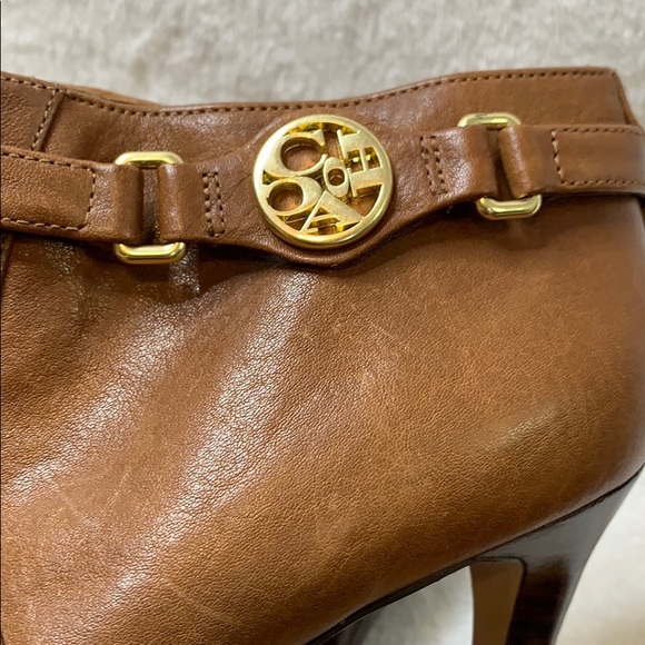 Coach - Picture 9 of 9